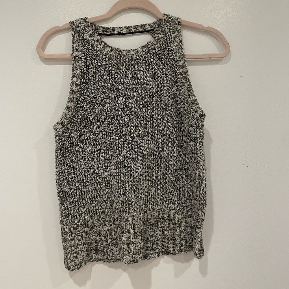 Theory Cable Back Wool Blend Shell - Lightly worn